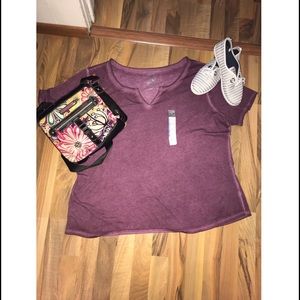 NWT 🛍 Purple Notch Neck Tee Shirt 👚